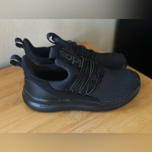 Adidas Boys Black Cloudfoam slip on Sneakers
Size 3 NWT